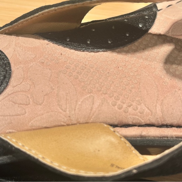 Born Concept Sz 8.5 Padded Black Tan Leather Strap Flower Sandals Slip Ons - Picture 12 of 12